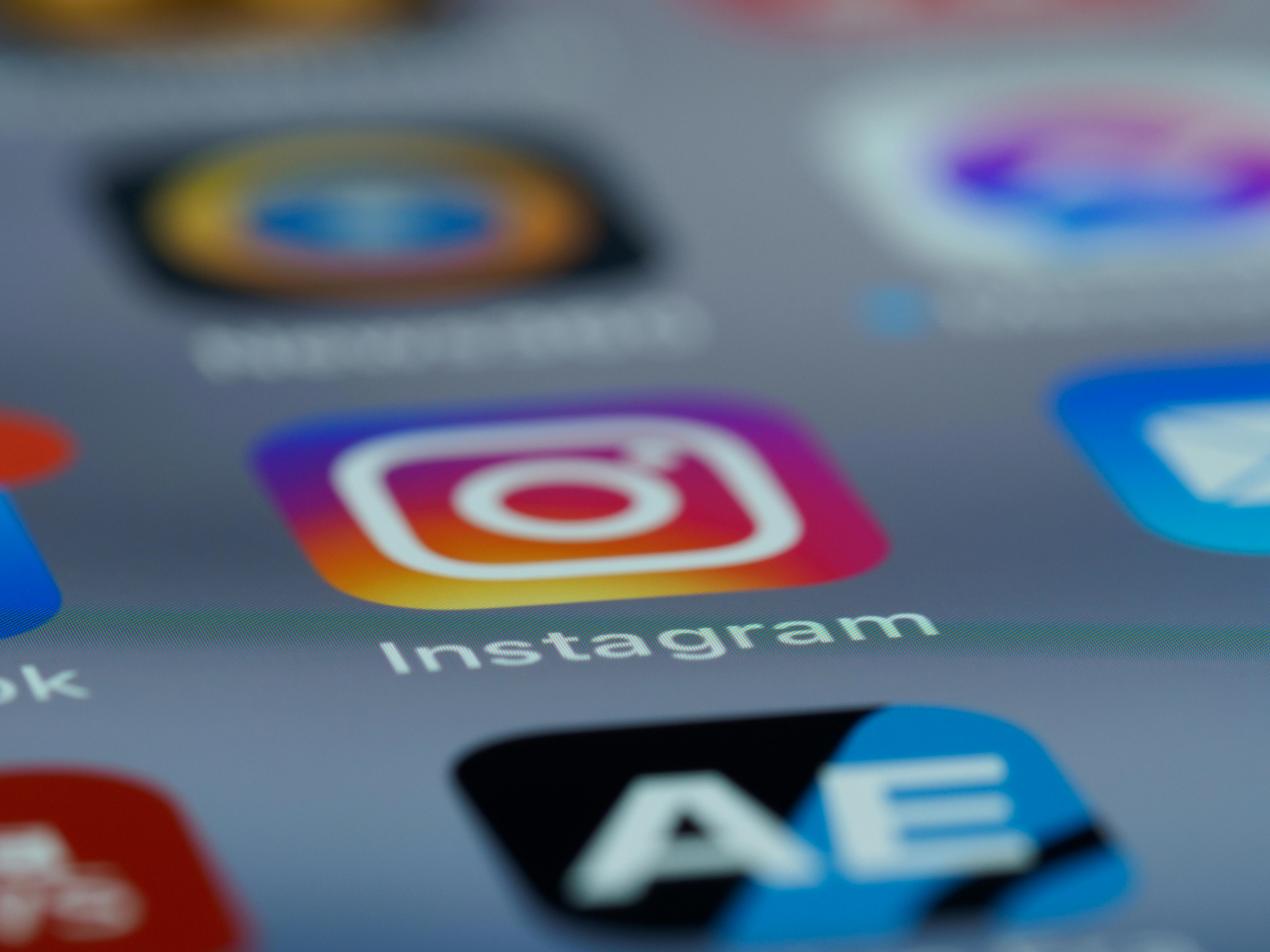 インスタフォロワー買うで人気アカウントを目指す